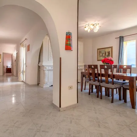 Apartment Domus Cilla *